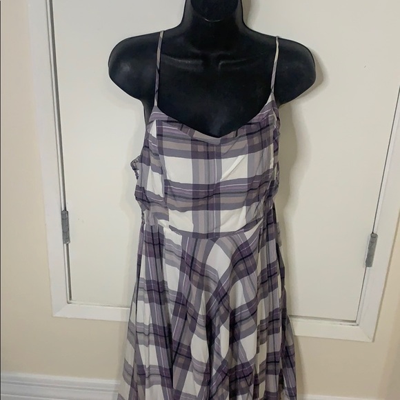 Old Navy plaid smocked dress in purple and white L - Picture 2 of 10